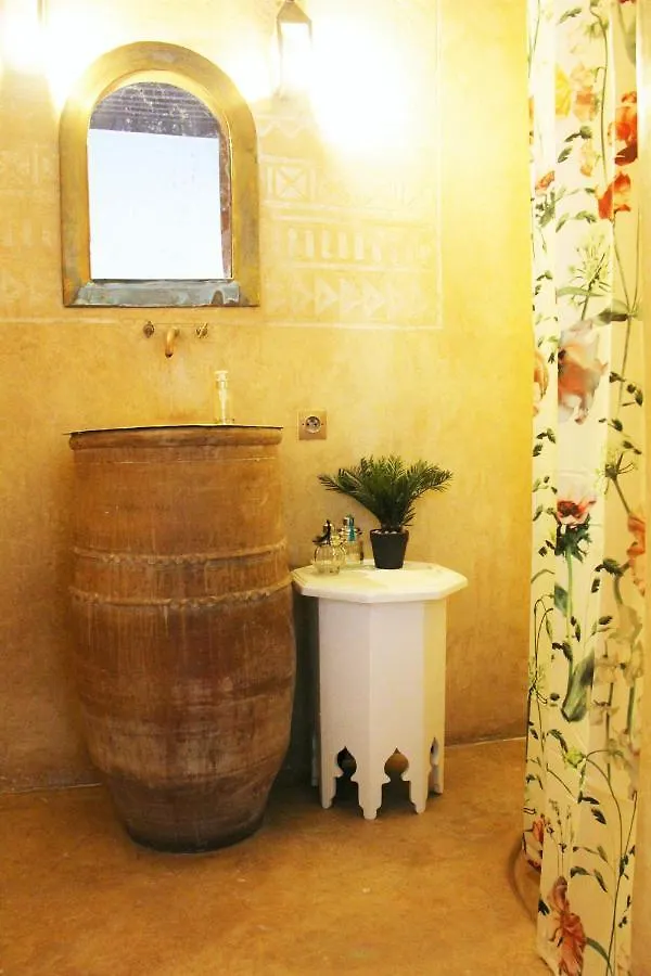 Riad El Ouarda Marrákes 2*,